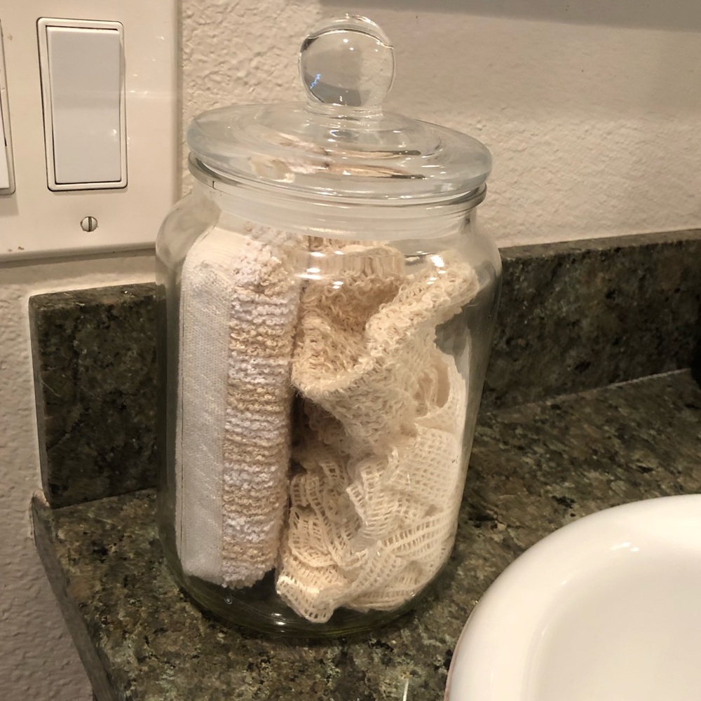 3 for $15🌸 bathroom glass bowl with sponges